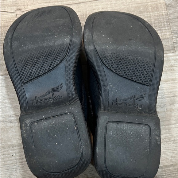 Dansko Women’s Black Leather Slip-On Shoes, size 7 1/2 women’s - Picture 4 of 5